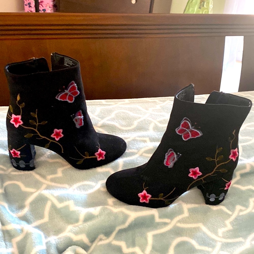 Nanette Lapore boots